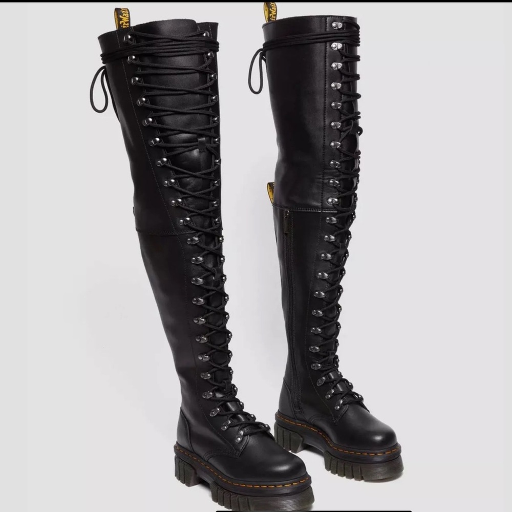 RARE Dr. Martens AUDRICK 22-EYE EXTREME LACE KNEE HIGH PLATFORM NWTS
